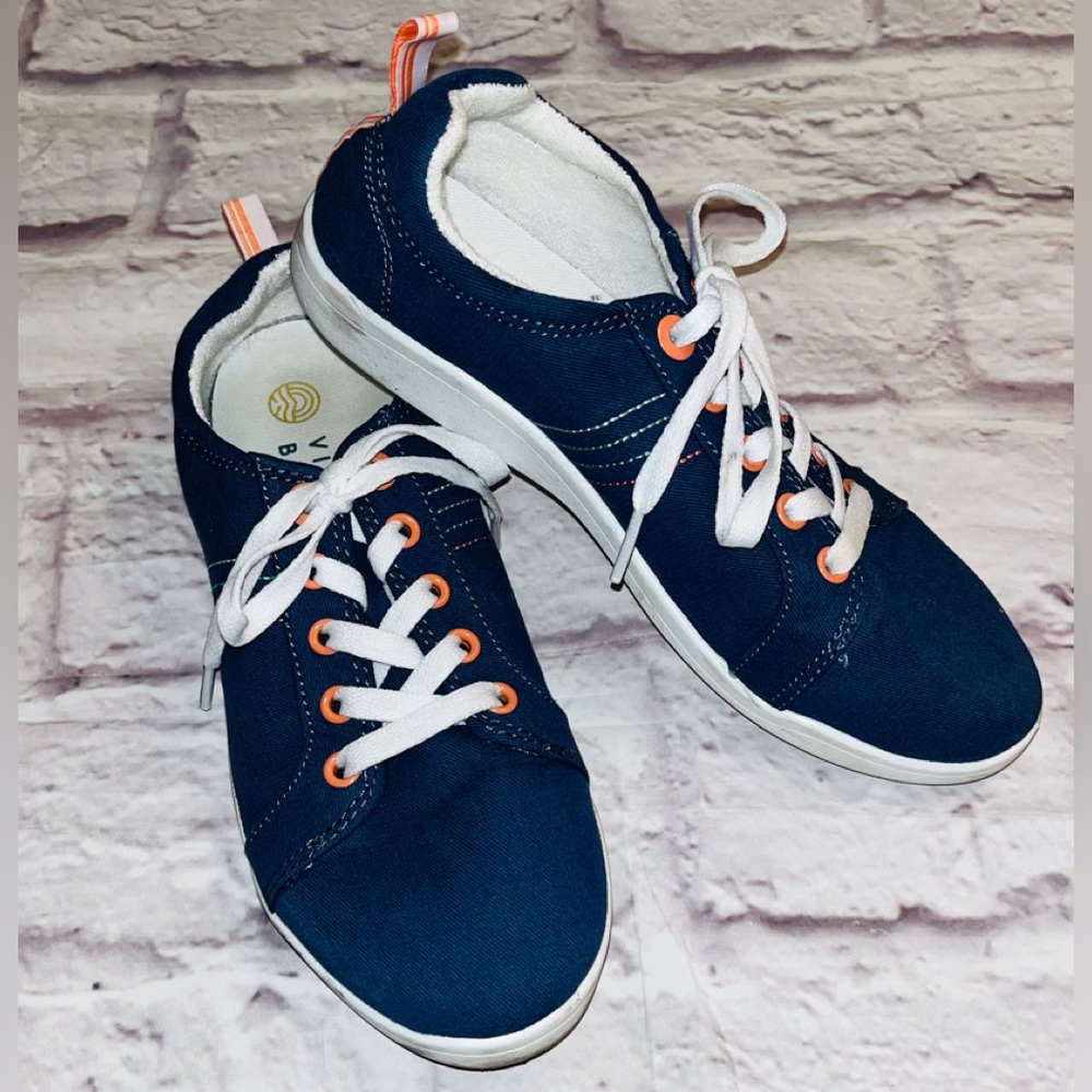 VIONIC Sneakers Stinson Beach Style sz 7